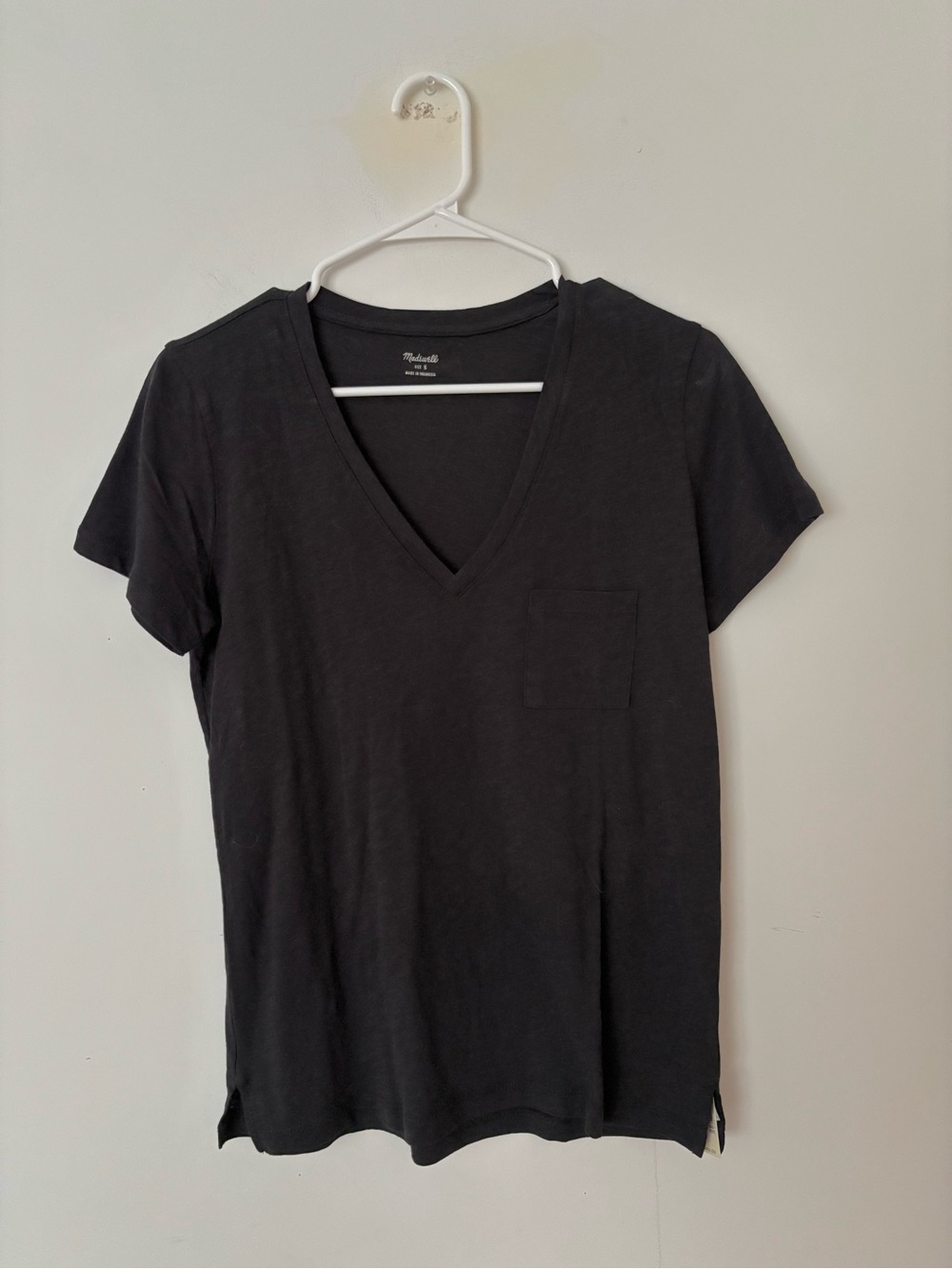 brand new! madewell black lightweight sheer v neck short sleeve tee shirt top 🖤